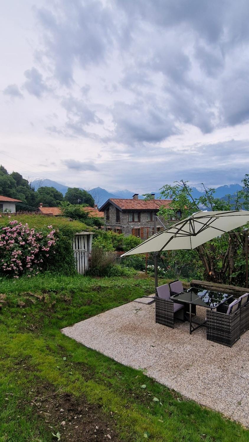 Patio, Garden, Garden view, Mountain view