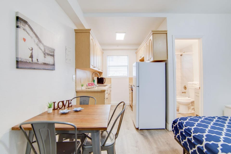 Super Beach Deal, Apt w/2 Queen Beds On Ocean Dr Apartment in Flamingo Lummus