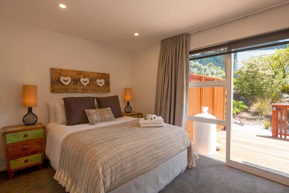 Hillside Villa 3- Walk To Town- AC- Free Parking Apartment in Queenstown