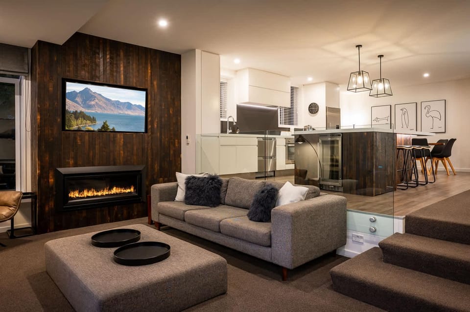 Villa Habeke- Lake Views- Gas Fire- AC- BBQ Apartment in Queenstown