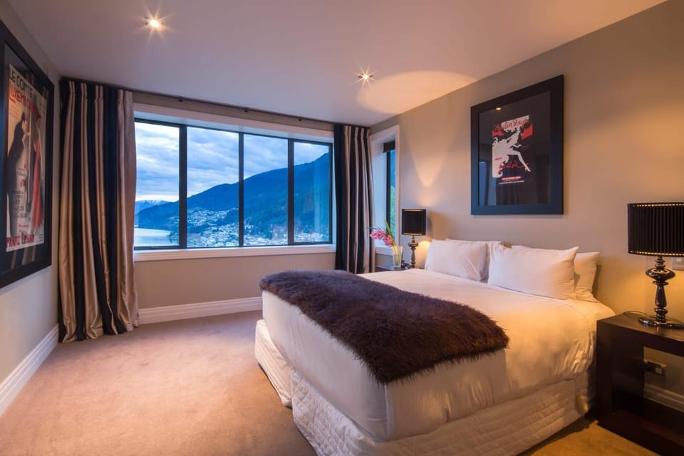 Villa Moana- Gas Fire- BBQ- Free Parking Apartment in Queenstown