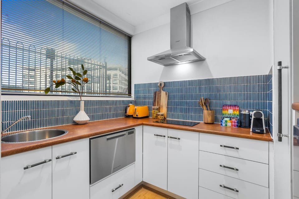 Stylish Riverside 1Bed/Studio with Rooftop Pool Apartment in Brisbane City