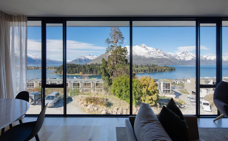 Villa Pukak-i Gas Fire- Free Parking- Lake Views Apartment in Queenstown