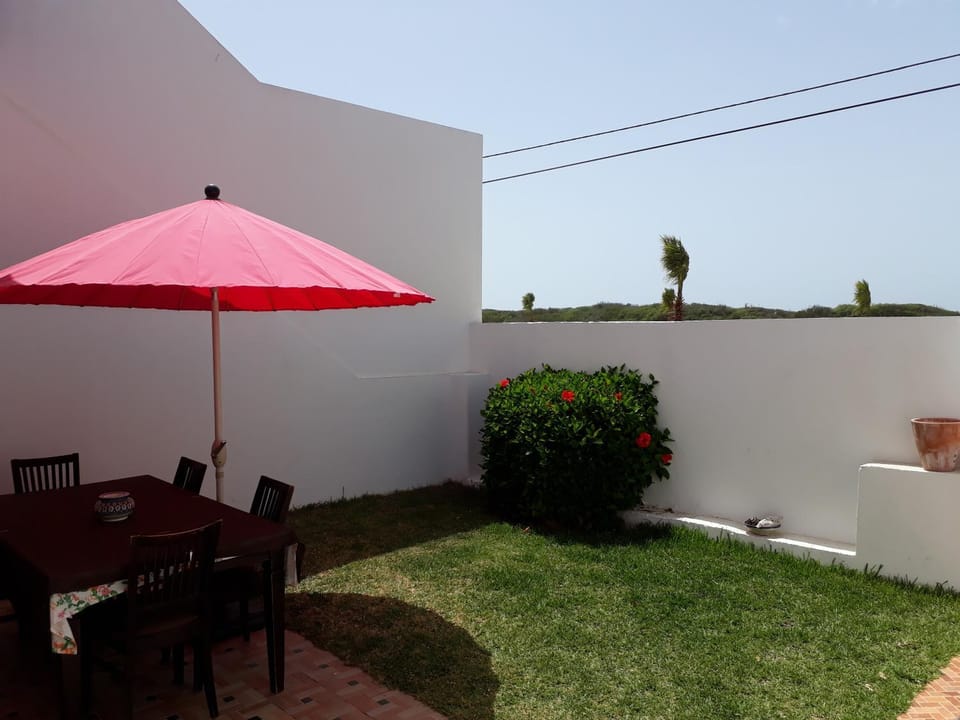 BBQ facilities, Garden, Dining area