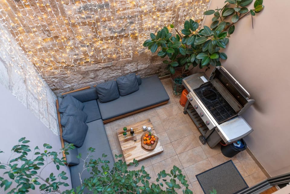 Patio, BBQ facilities, Seating area