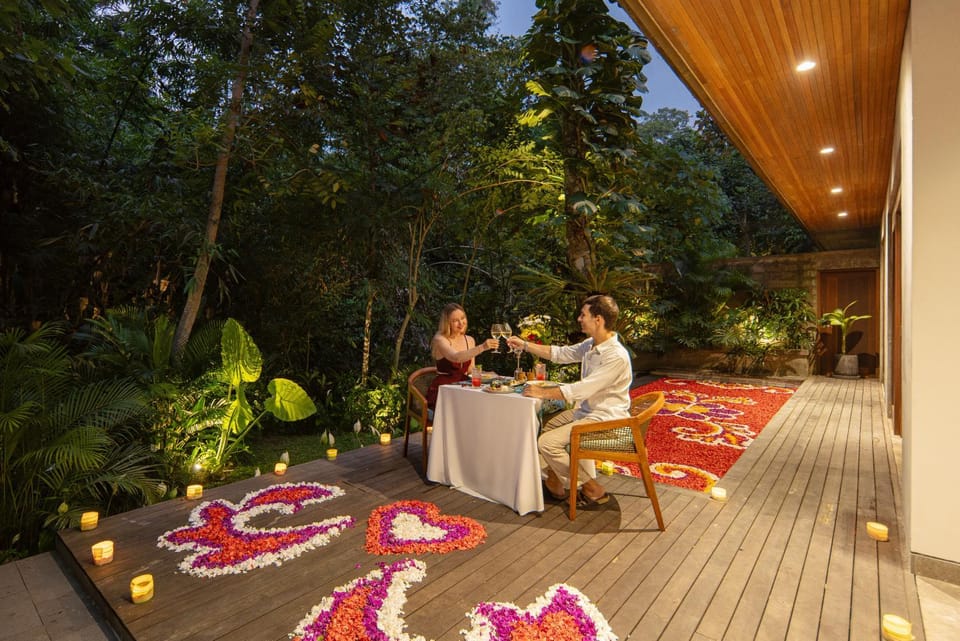 Restaurant/places to eat, Activities, Dinner