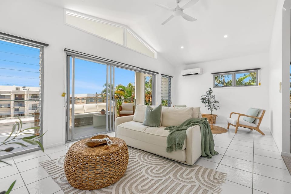 Retreat in the Heart of Alex - 3BR sleeps 11, Pool House in Sunshine Coast
