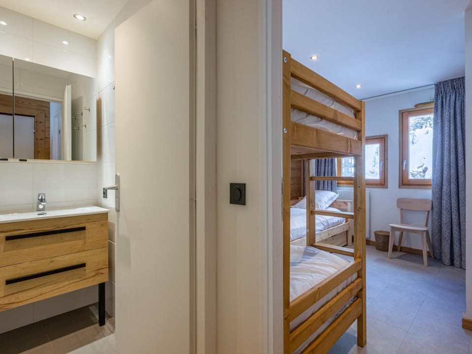 Appartement rénové 2 pièces, pied des pistes, La Daille - Val d'Isère - 4 pers - FR-1-694-351 Apartment in Val dIsere