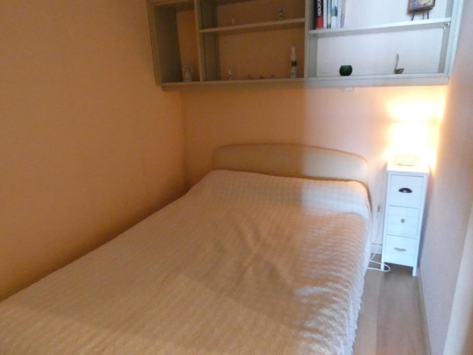 Studio cabine avec alcôve, face mer, parking privé - FR-1-323-421 Cabin in Saint-Jean-de-Monts