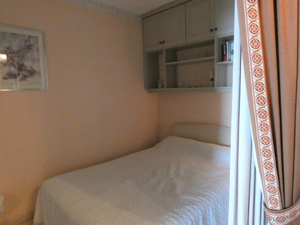 Studio cabine avec alcôve, face mer, parking privé - FR-1-323-421 Cabin in Saint-Jean-de-Monts