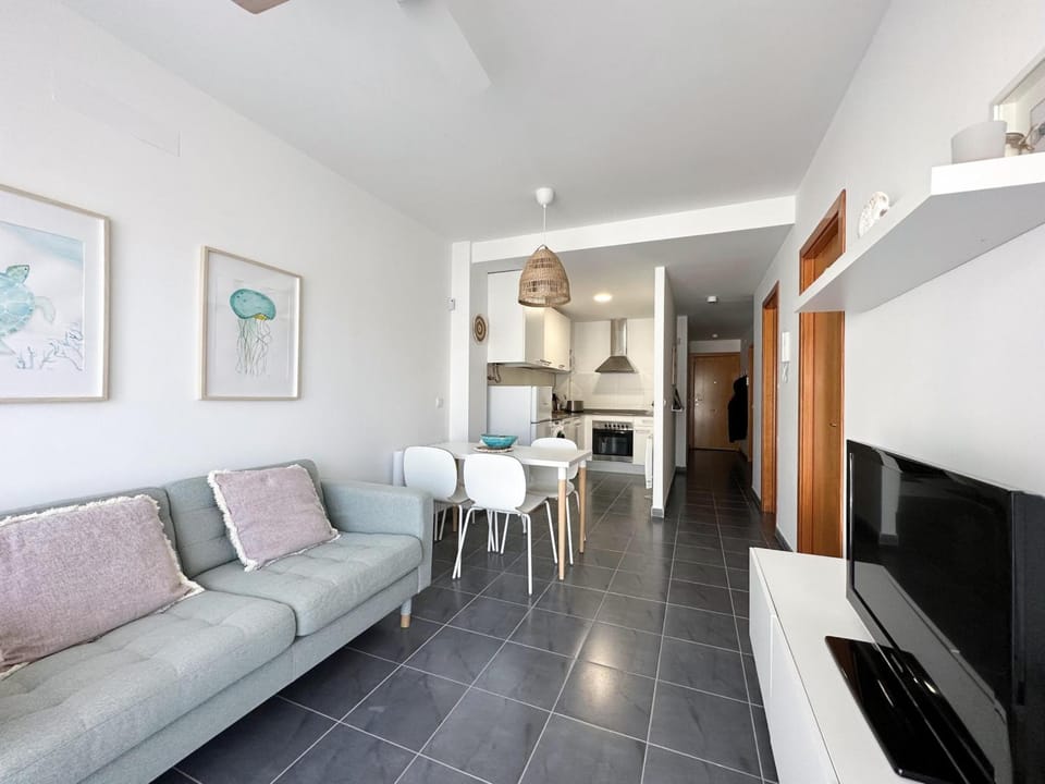 Apartamento acogedor y moderno cerca de la playa con piscina comunitaria, parking y wifi - ES-228-173 Apartment in Alt Empordà