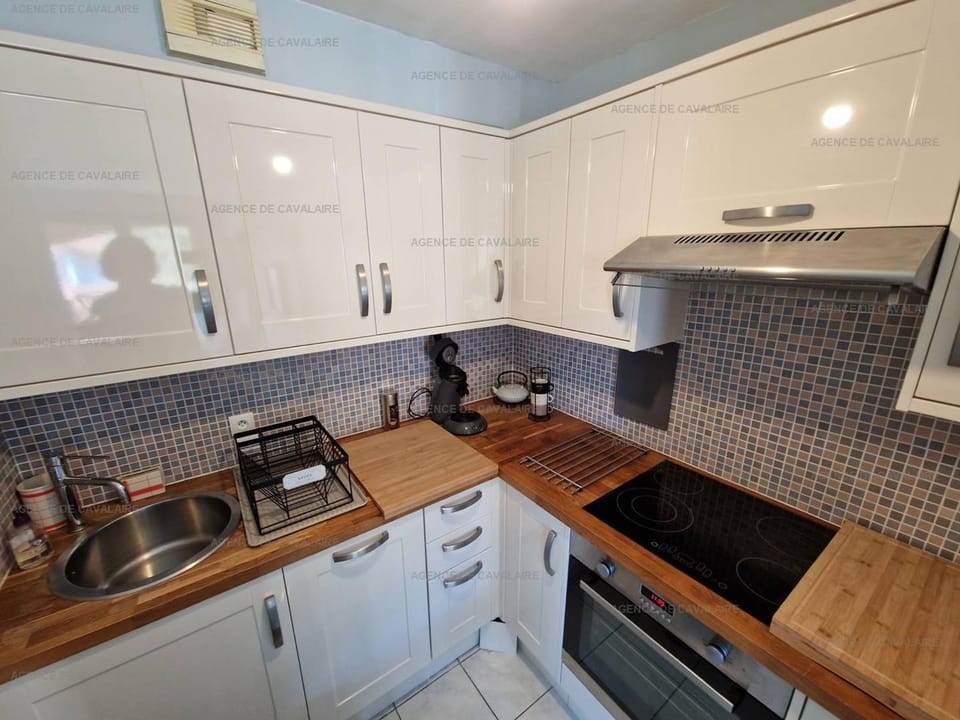 Beau T2 en front de mer avec clim, parking, animaux admis - FR-1-100-327 Apartment in Cavalaire-sur-Mer