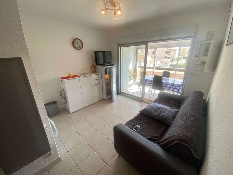 Appartement 2P cabine avec piscine, terrasse et parking privé à Marseillan - FR-1-326-800 Cabin in Marseillan