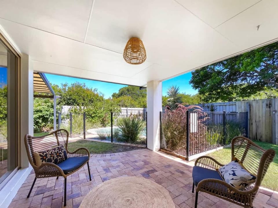 Patio, Garden, Seating area