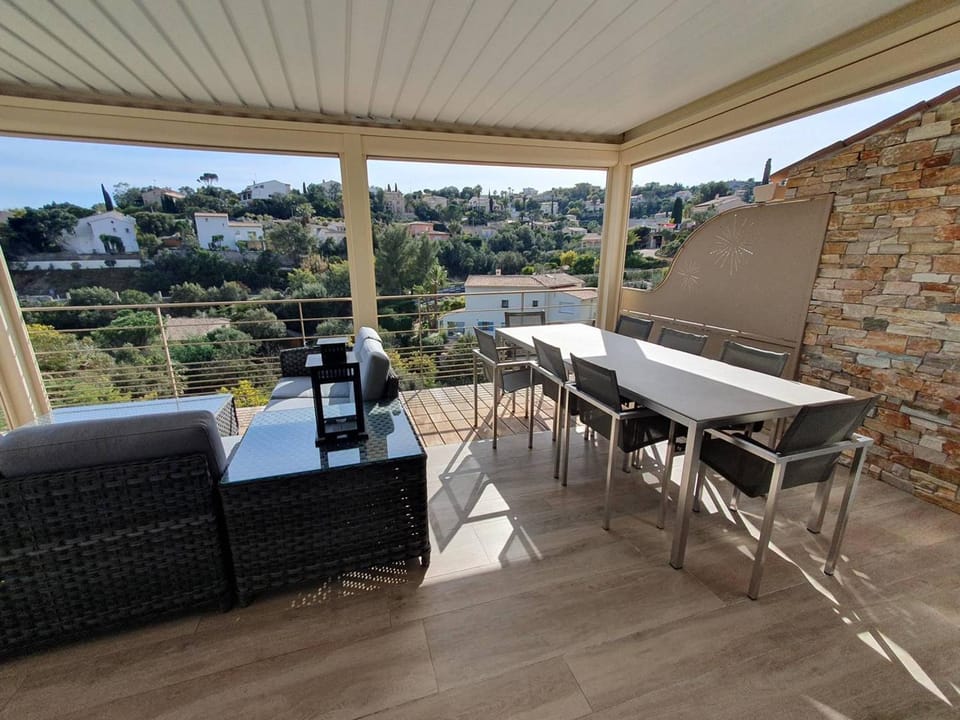 Villa rénovée avec piscine, clim, proche plages et commerces, 6 pers., Les Issambres - FR-1-768-67 Villa in Roquebrune-sur-Argens