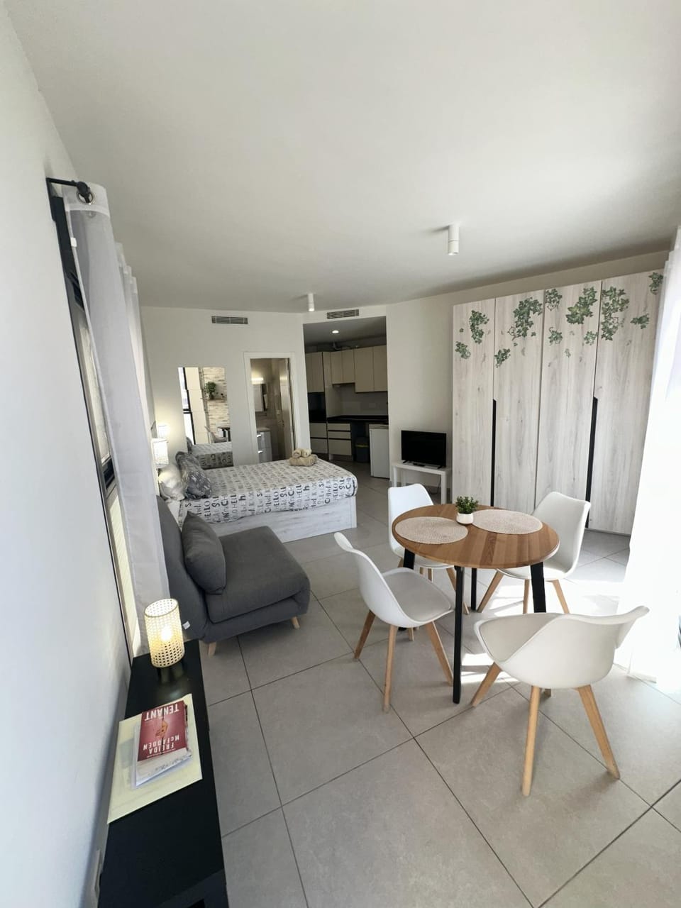 Photo of the whole room