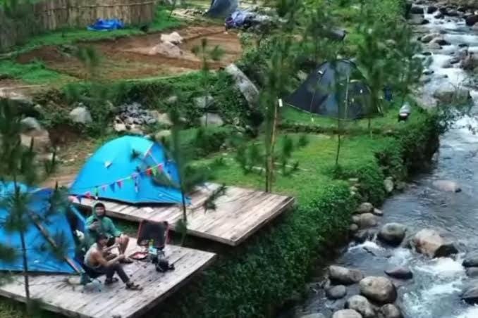 Nearby landmark, Day, Natural landscape, Garden, Garden view, Lake view, Pool view, River view, group of guests
