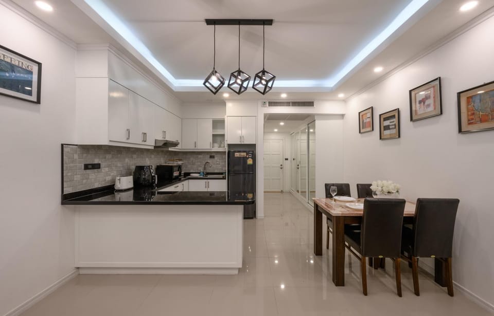 Kitchen or kitchenette, Dining area, kitchen