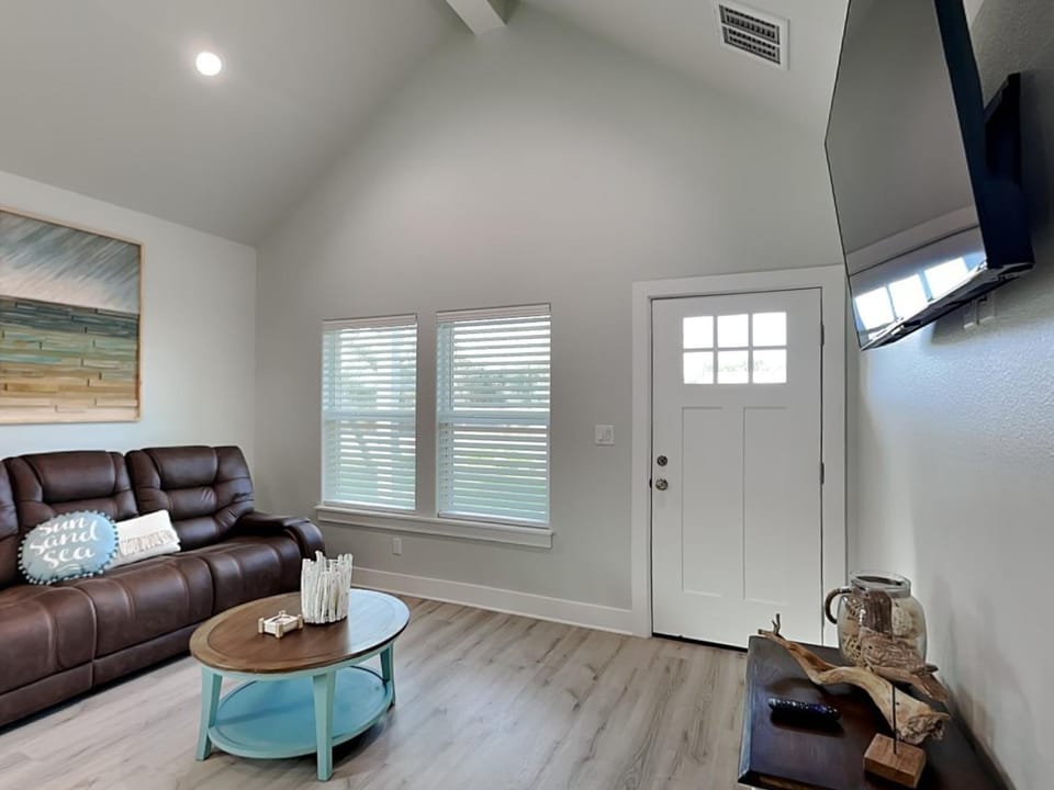 TV and multimedia, Living room, Seating area, furniture