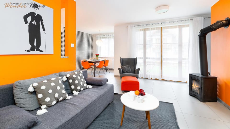 TV and multimedia, Living room, Seating area, fireplace