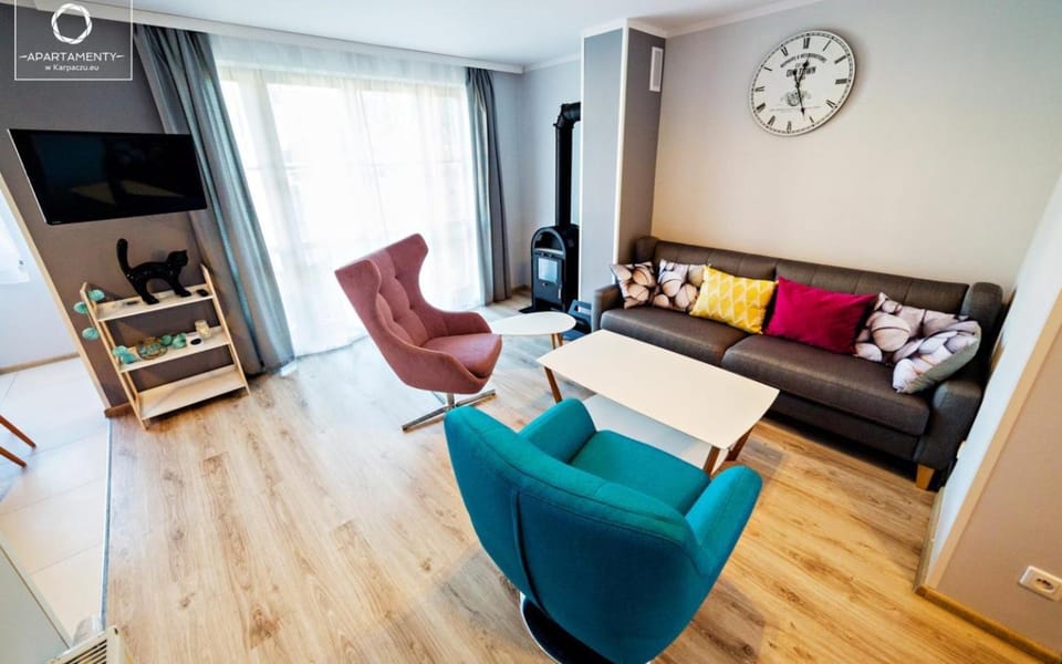 TV and multimedia, Living room, Seating area, Evening entertainment, fireplace