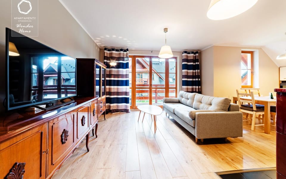 Bed, TV and multimedia, Living room, Photo of the whole room, Seating area