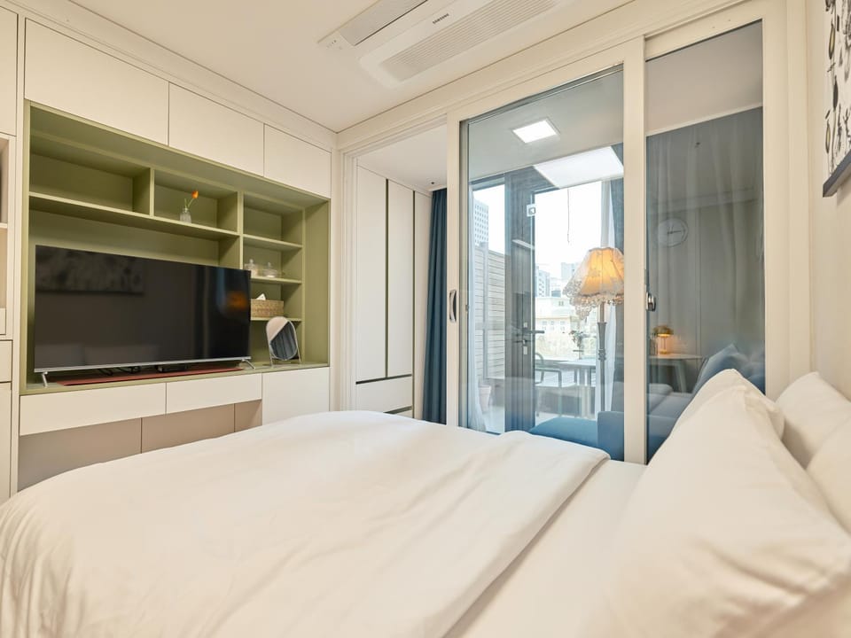 Seoul COMOCASA Fully Furnished Studio Apartment in Seoul