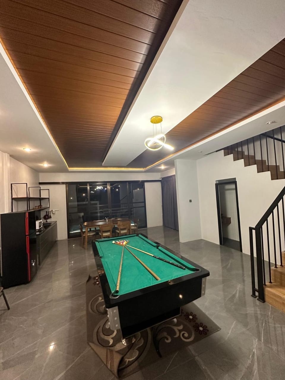 Billiard, Game Room