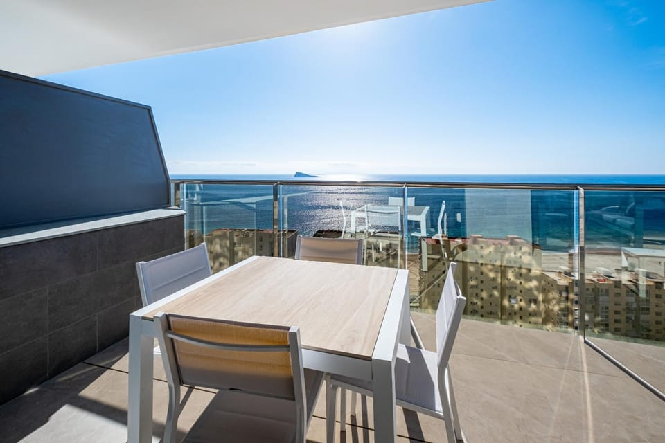 Day, Natural landscape, View (from property/room), Balcony/Terrace, Dining area, Sea view