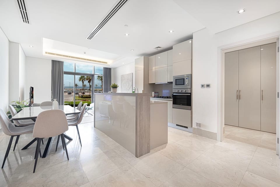 Kitchen or kitchenette, Dining area, dishwasher, oven, stove