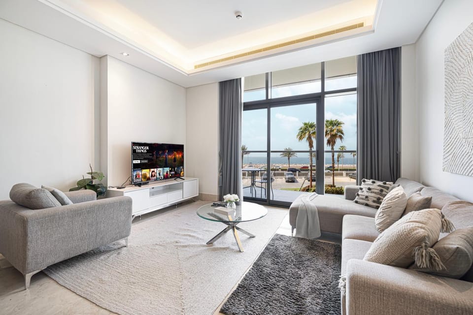 TV and multimedia, Living room, Seating area, Sea view