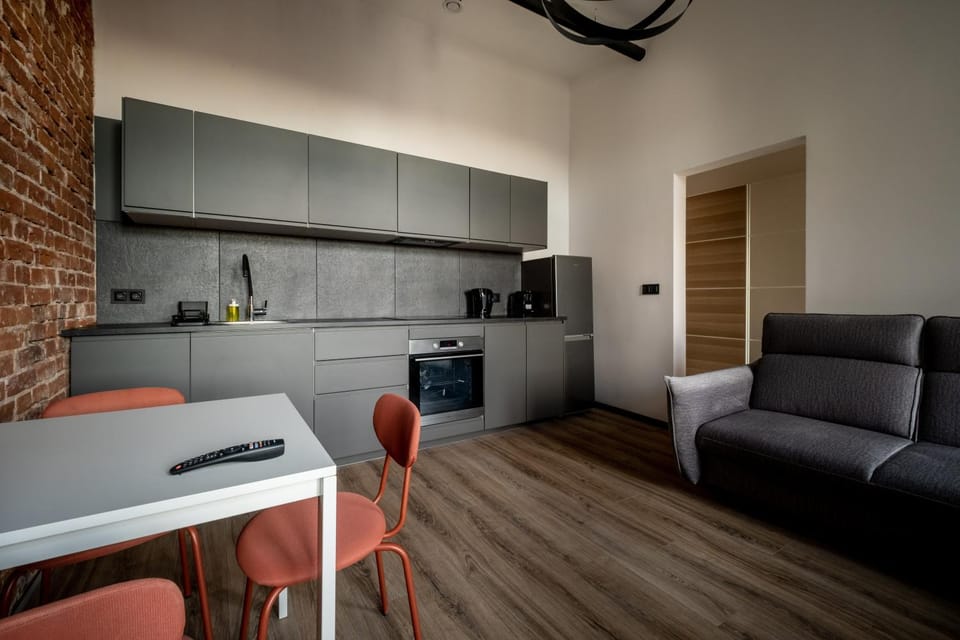 Kitchen or kitchenette, Seating area, Dining area