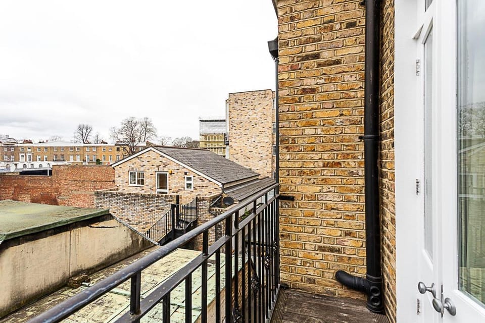 Chic Gunter Grove Flat - London Retreat Apartment in London