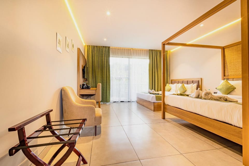 Photo of the whole room, Bedroom