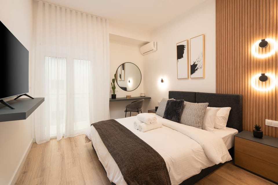 Bed, TV and multimedia, Bedroom, air conditioner