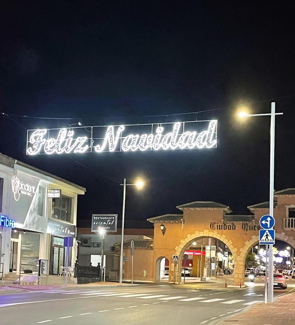 Restaurant/places to eat, Winter, Evening entertainment