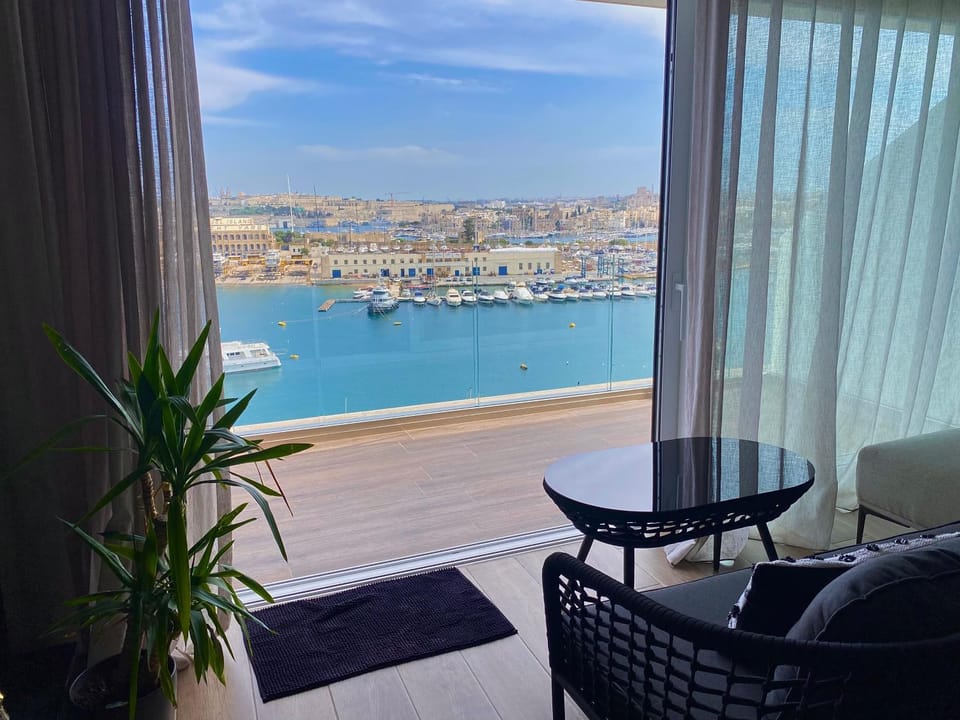 Sea view Sliema 2 bedroom apartment Apartment in Sliema