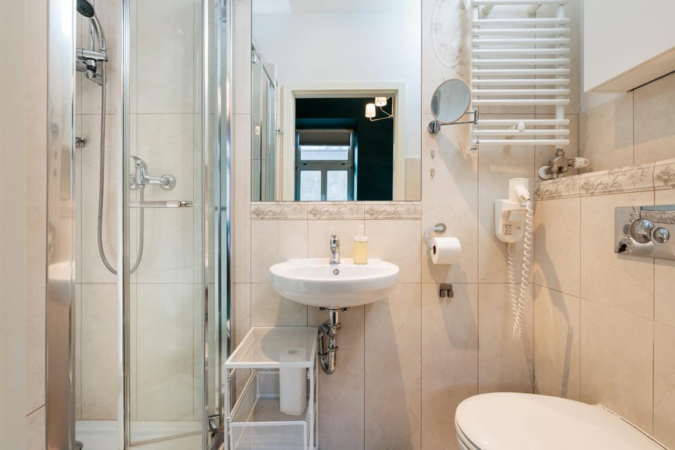 Shower, Bathroom, heating, towels