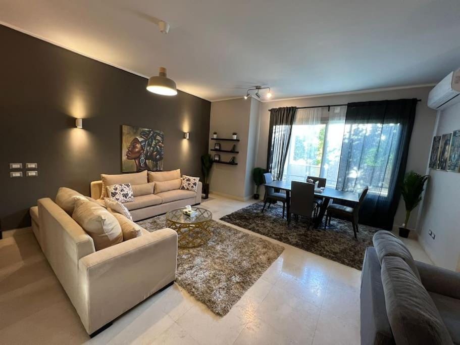 Lovely 2BR Apartment with Garden and Barbecue Area Apartment in New Cairo City