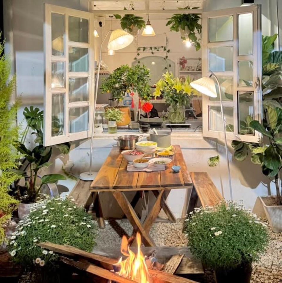 Dining area, Garden view