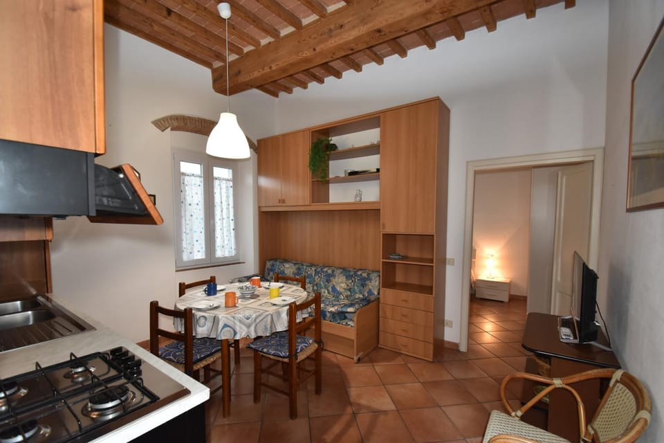 TV and multimedia, Kitchen or kitchenette, Living room, Seating area, Dining area, air conditioner