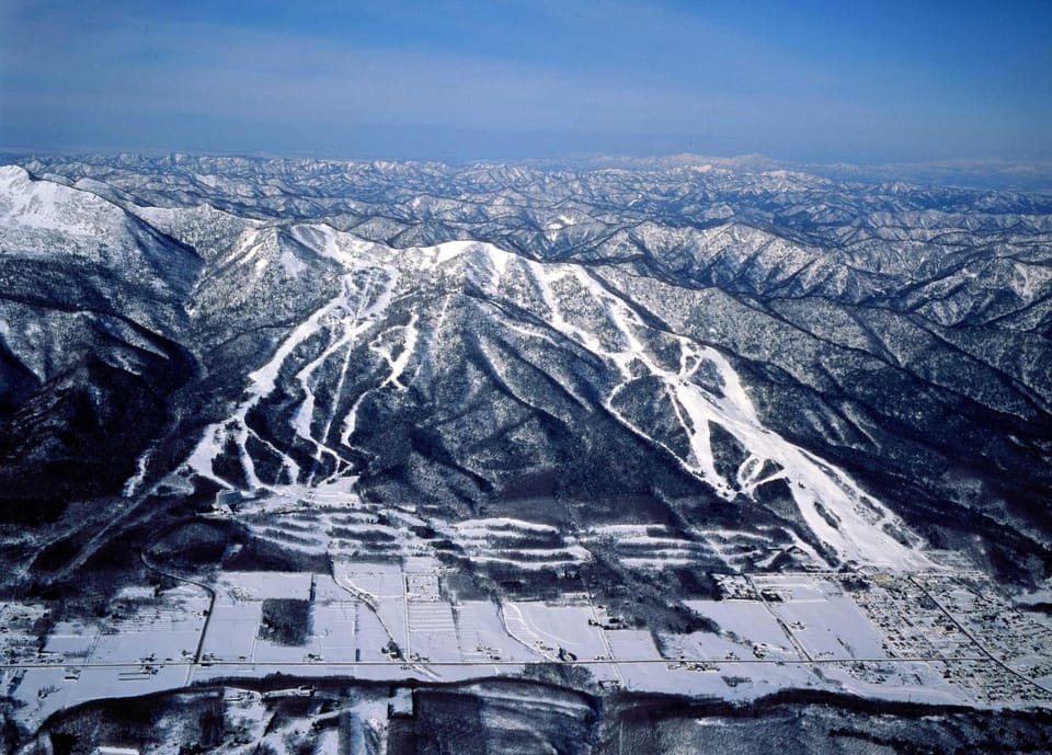 Nearby landmark, Day, Winter, Mountain view