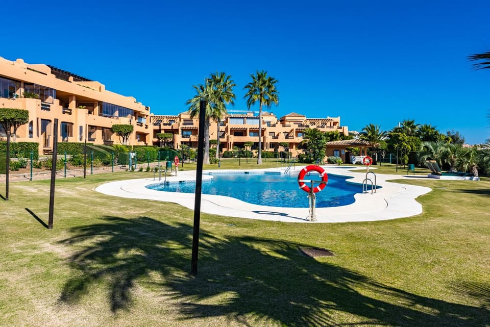 Garden, Garden, Swimming pool, Swimming pool
