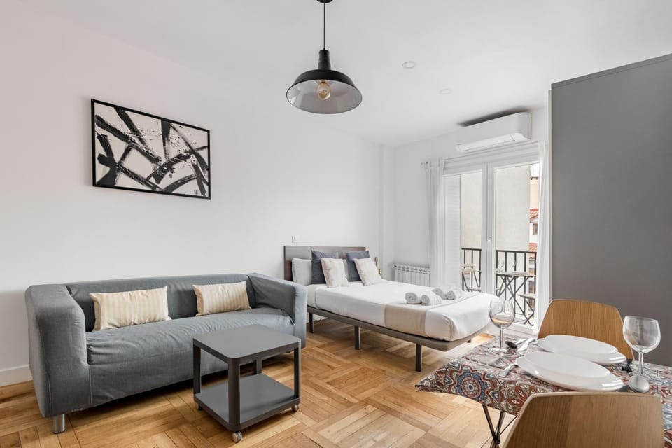 Bed, Living room, Photo of the whole room