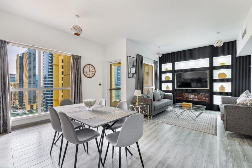 Living room, Dining area