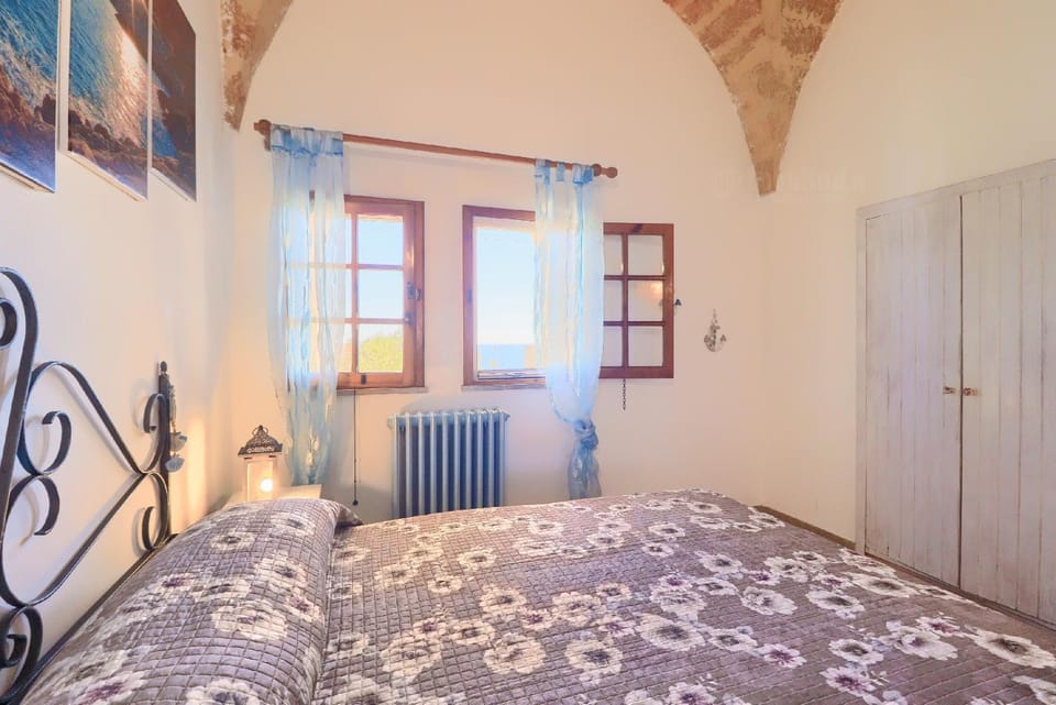 Bed, Bedroom, Sea view, wardrobe
