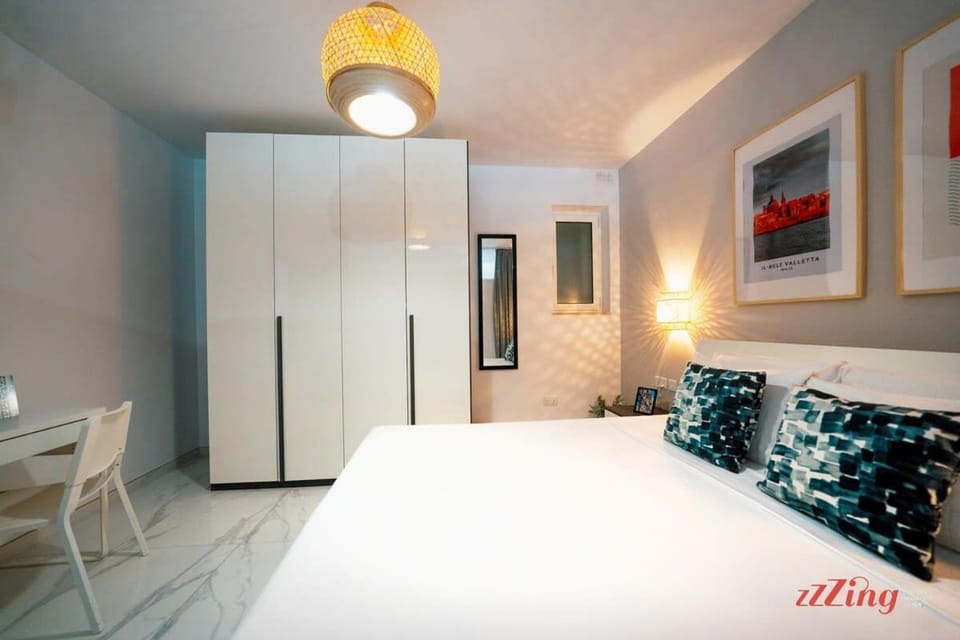 A Stylish St Paul's Holiday Home with City Views Apartment in Saint Paul's Bay