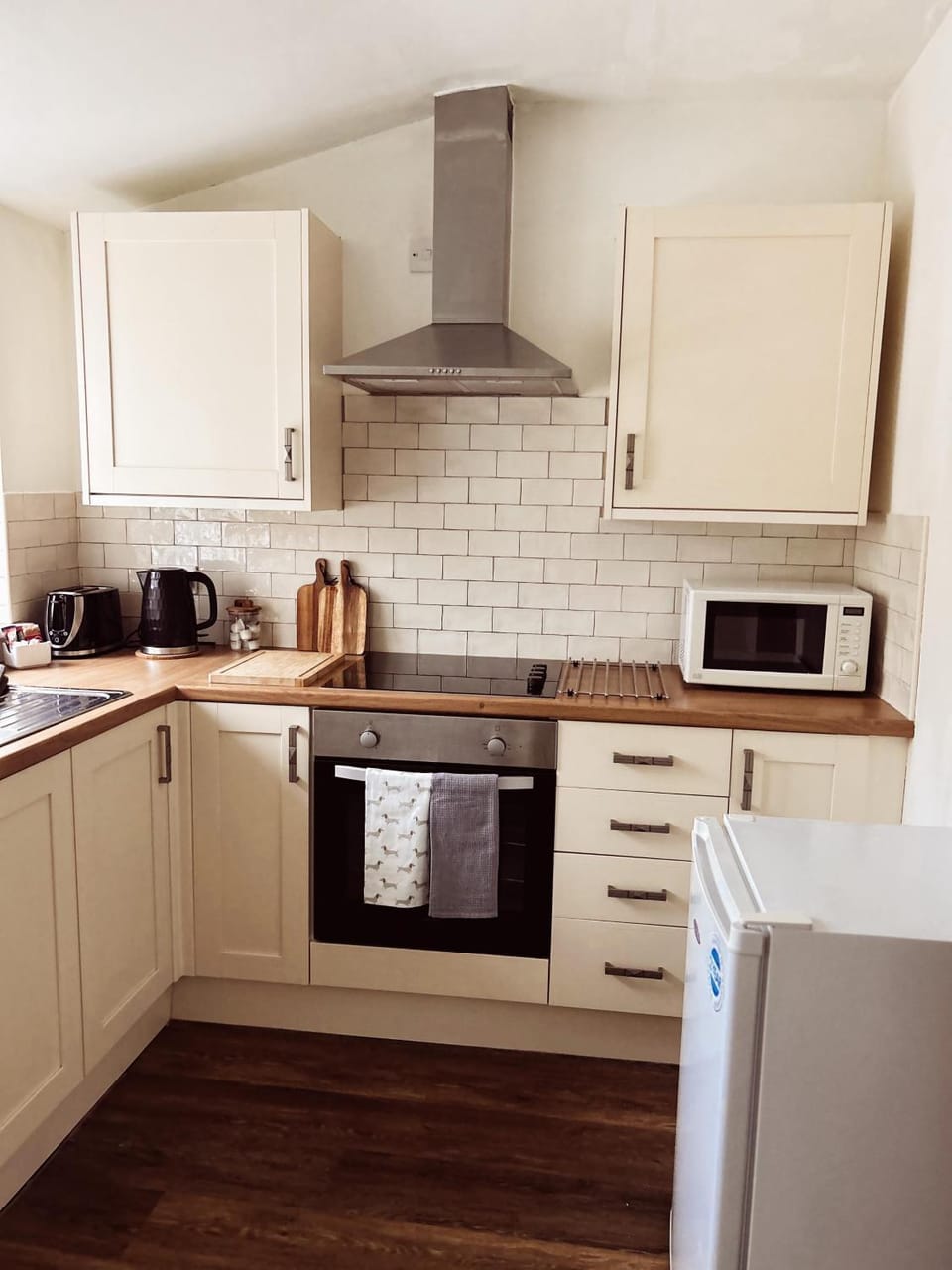 pet friendly, kitchen