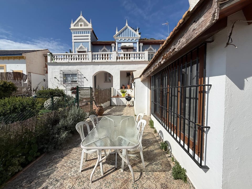 Off site, BBQ facilities, Balcony/Terrace