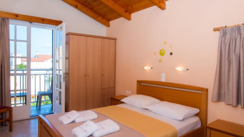 Bed, Photo of the whole room, Bedroom, towels, wardrobe